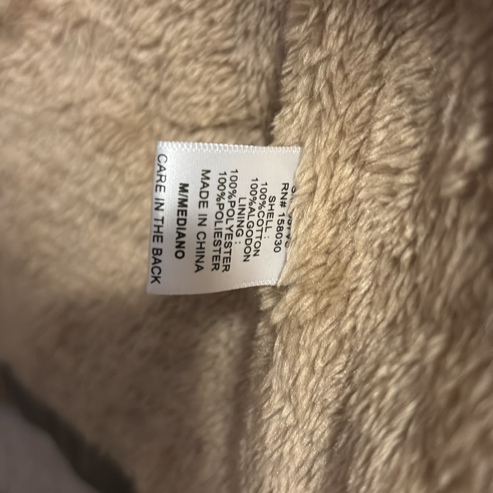 Love Tree Olive Green Vest with faux fur lining, tags still attached! - Picture 3 of 4